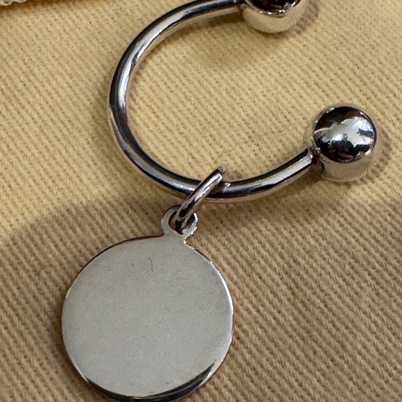 SOLD. Tiffany & Co. Silver Round Charm Keychain RTT (return to) Vintage Retired - Picture 5 of 9